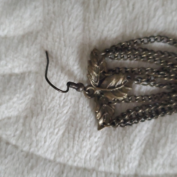 3/10 Statement Earrings - Picture 7 of 8